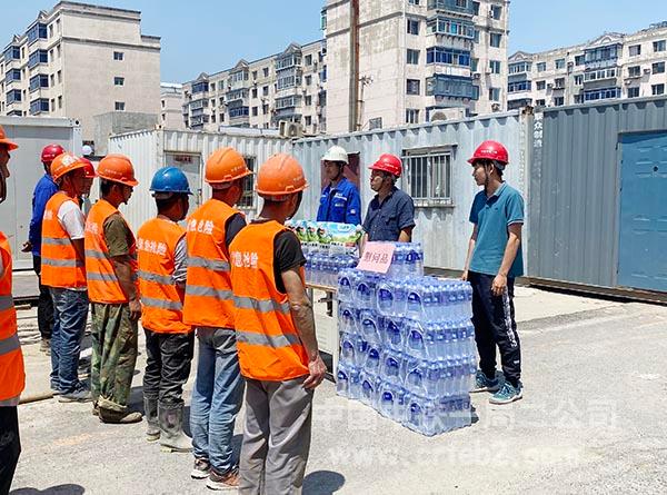 沈阳地铁四号线四（1）标项目举办“送清凉、送安全、送欢乐”慰问活动