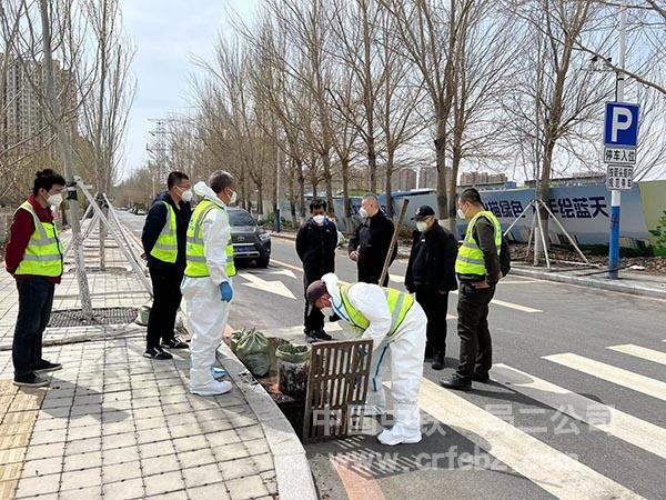 管委会副主任一行人检查指导清掏工作